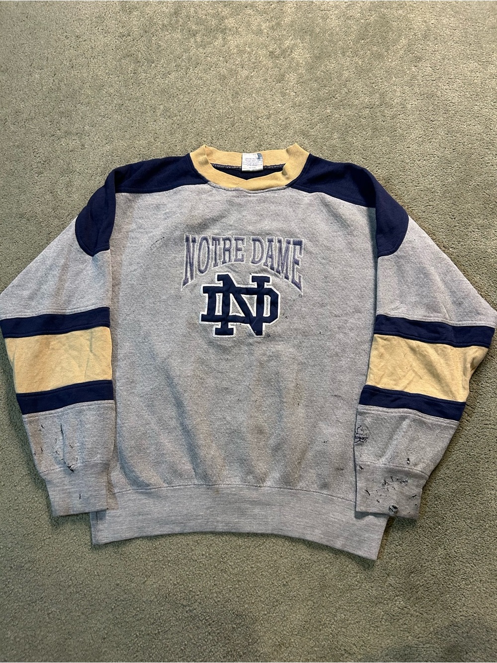 Vintage 90s Notre Dame NCAA Crewneck Sweater Distesssed Large Embroidered Colleg